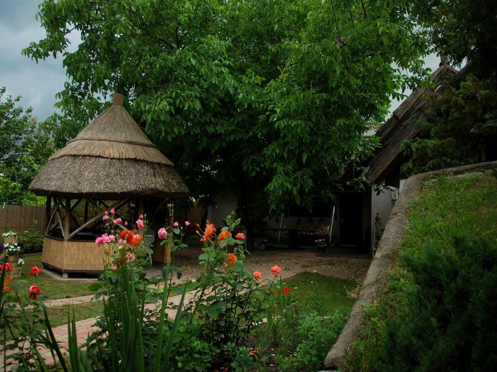 Natura Vendeghaz Pazmand Exterior photo