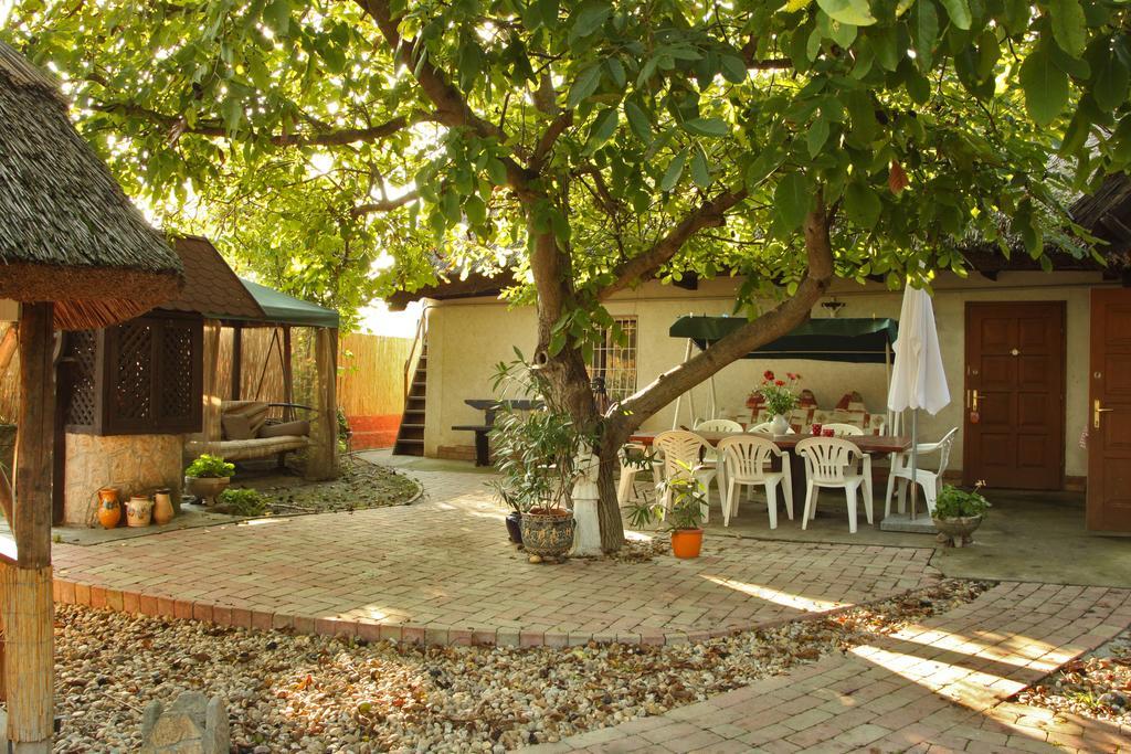 Natura Vendeghaz Pazmand Exterior photo