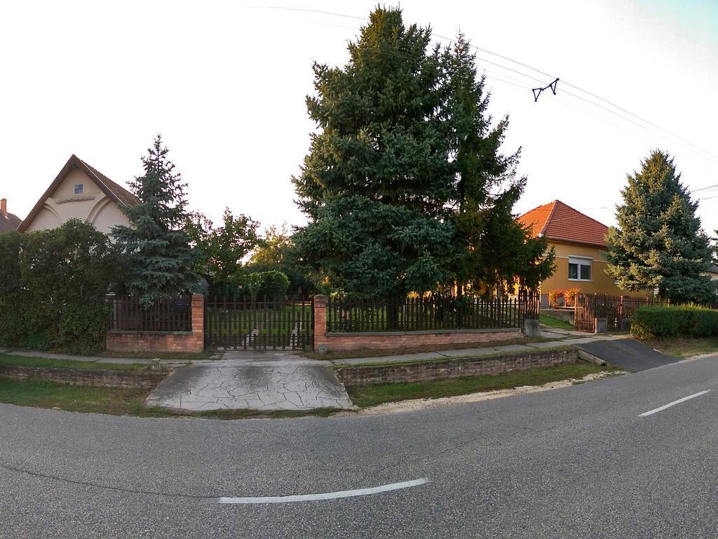 Natura Vendeghaz Pazmand Exterior photo