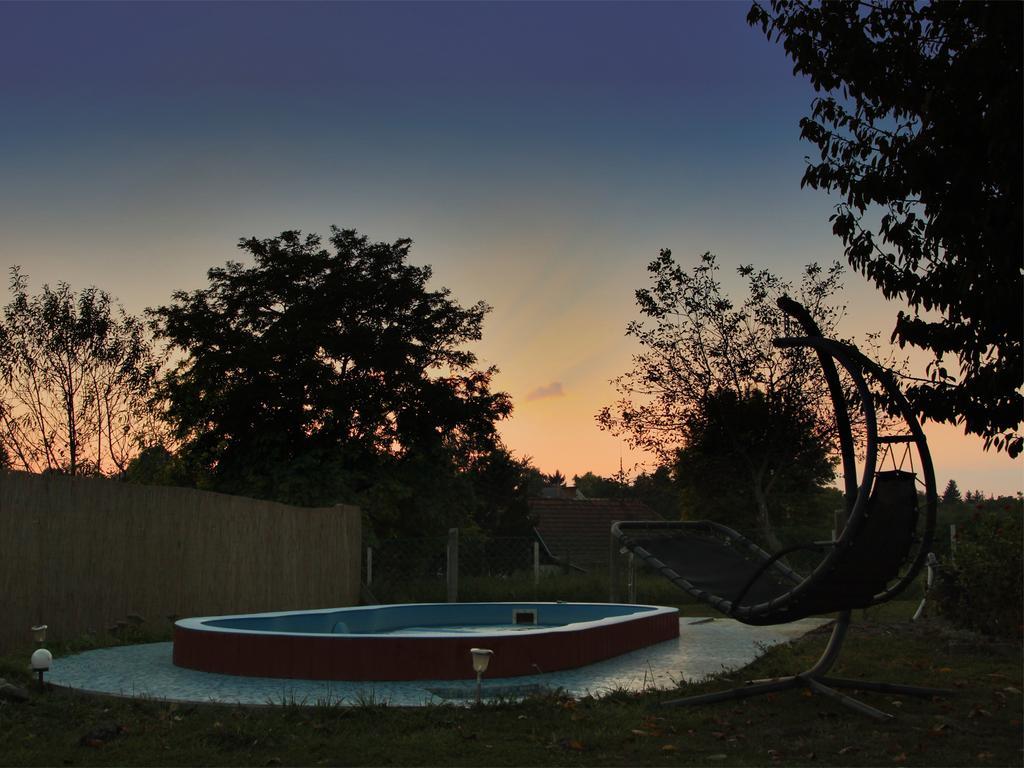 Natura Vendeghaz Pazmand Exterior photo