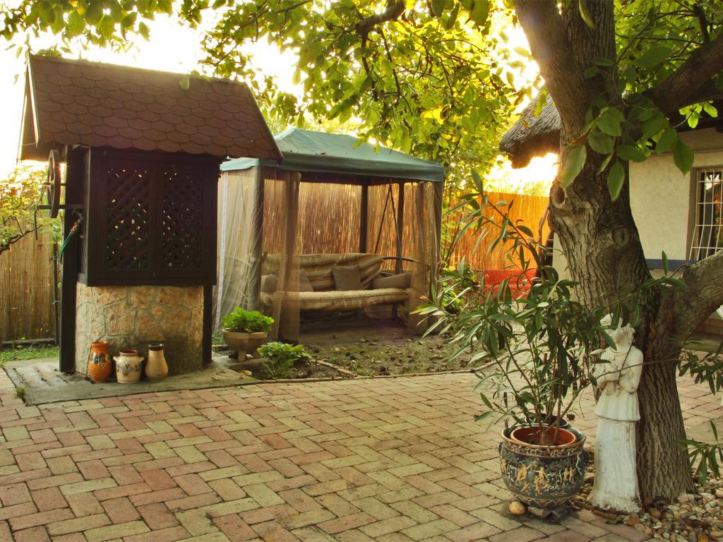 Natura Vendeghaz Pazmand Exterior photo